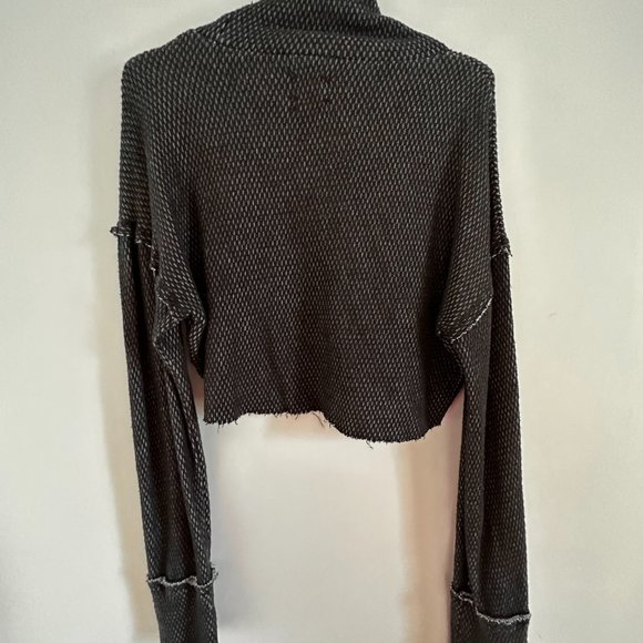 UO Long Sleeve Cropped Top - Small - Picture 4 of 4